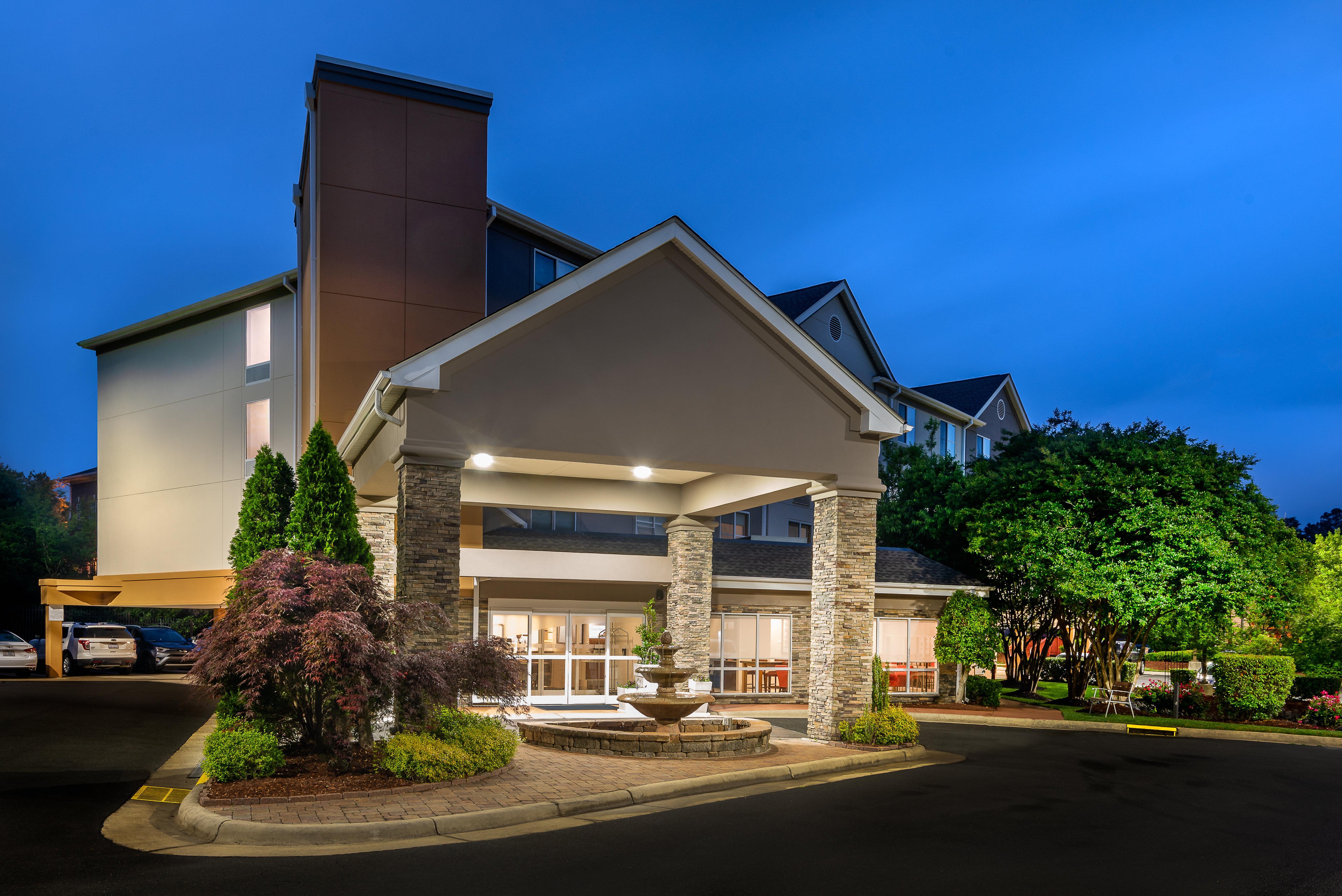 Holiday Inn Express Chapel Hill By Ihg מראה חיצוני תמונה