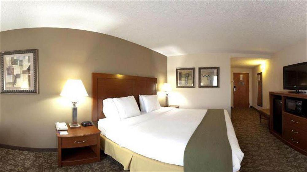 Holiday Inn Express Chapel Hill By Ihg מראה חיצוני תמונה