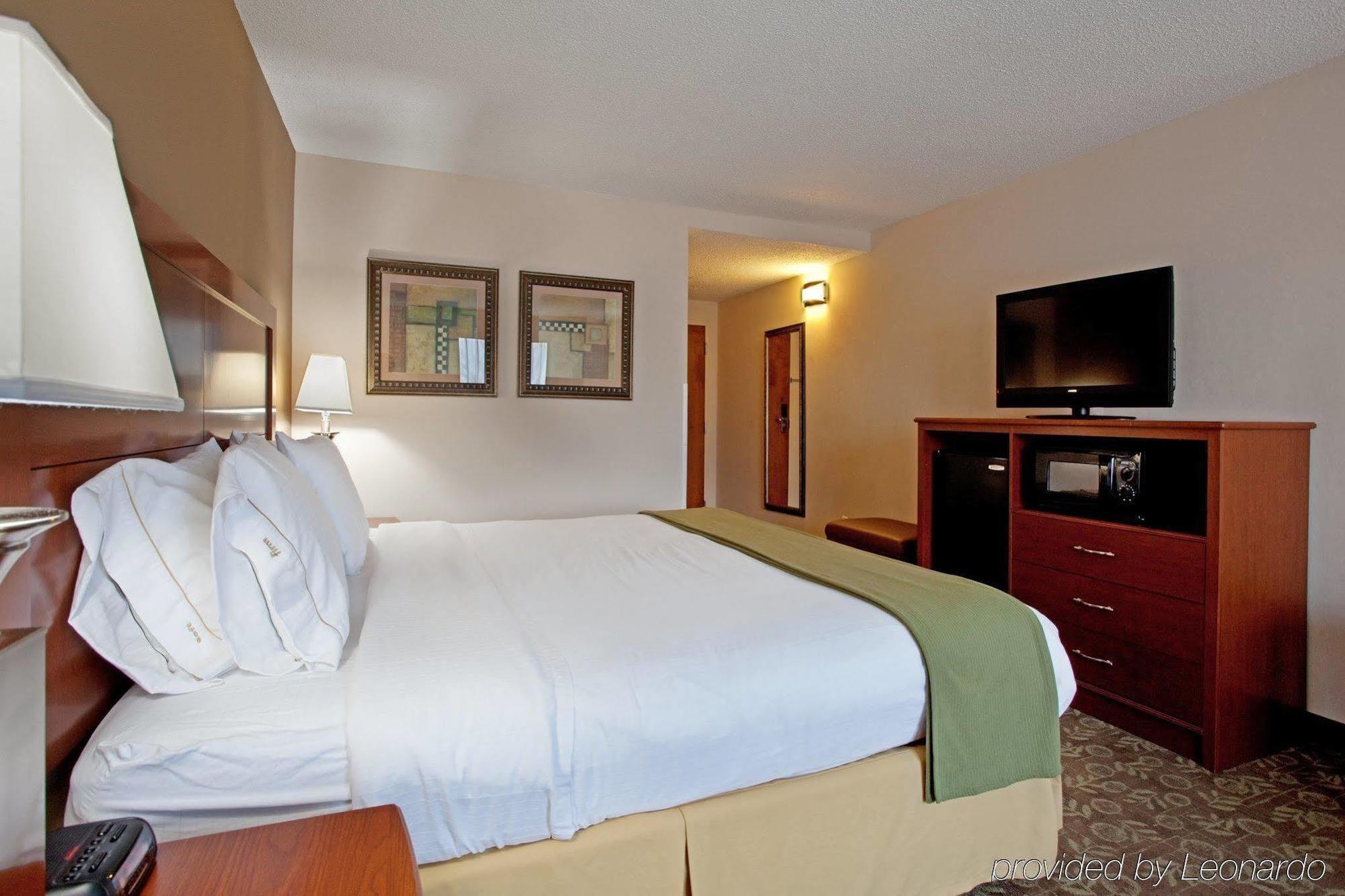 Holiday Inn Express Chapel Hill By Ihg מראה חיצוני תמונה