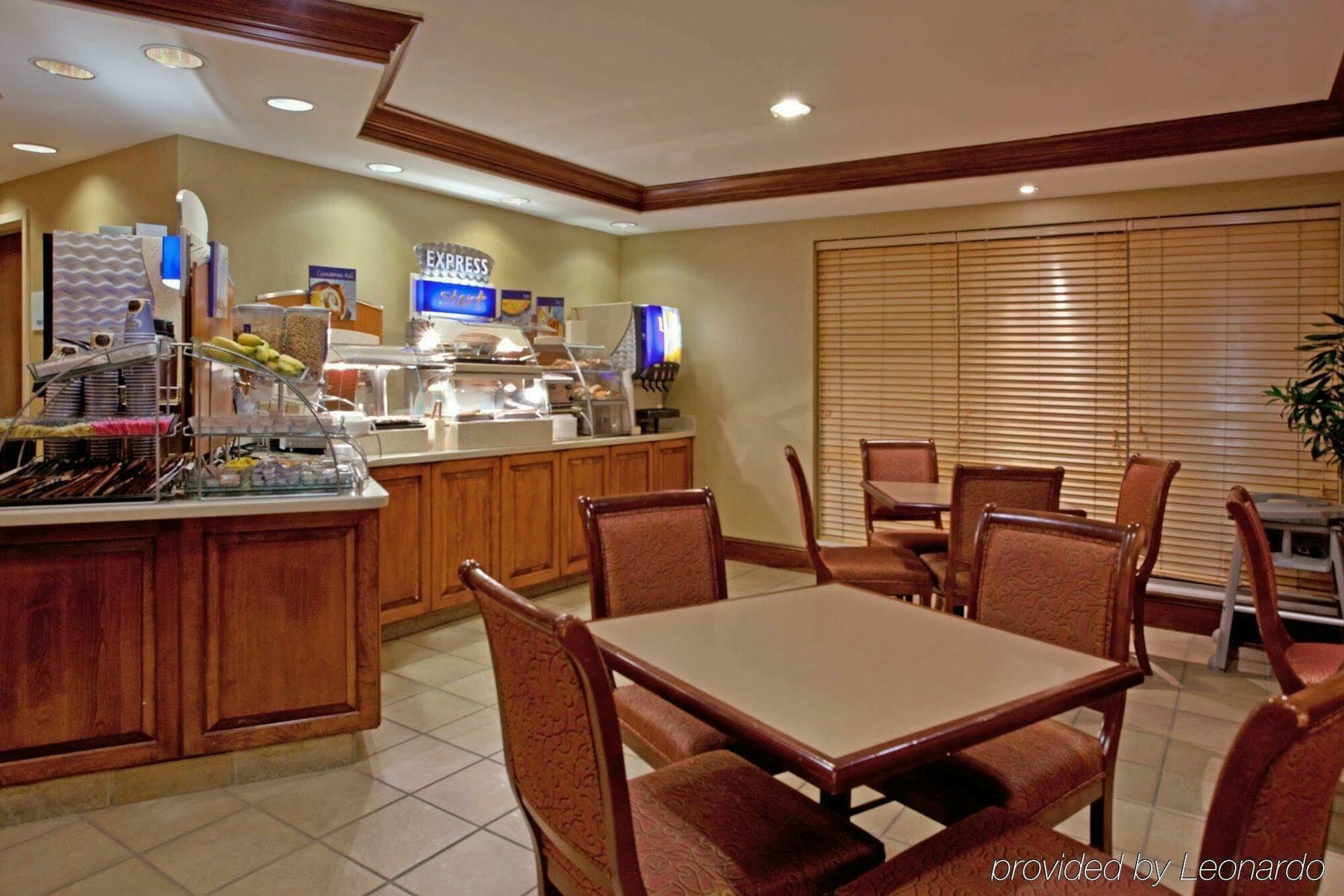 Holiday Inn Express Chapel Hill By Ihg מראה חיצוני תמונה