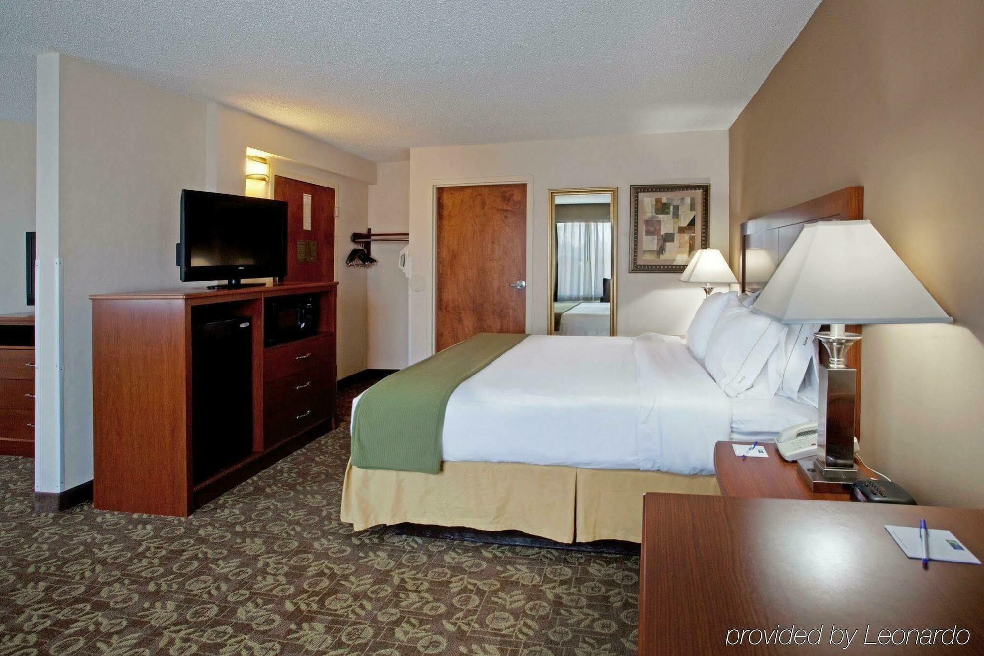 Holiday Inn Express Chapel Hill By Ihg מראה חיצוני תמונה